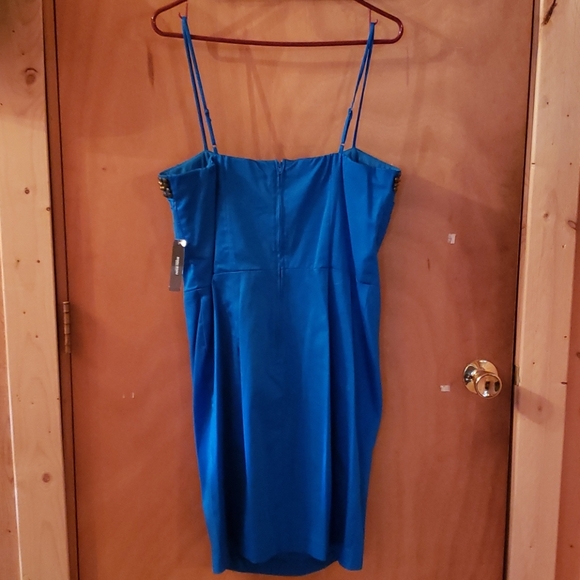 Bisou Bisou dress - Picture 2 of 2